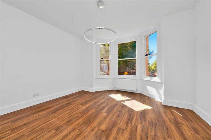 3 Bedroom Flat To Rent In Olive Road, London, NW2