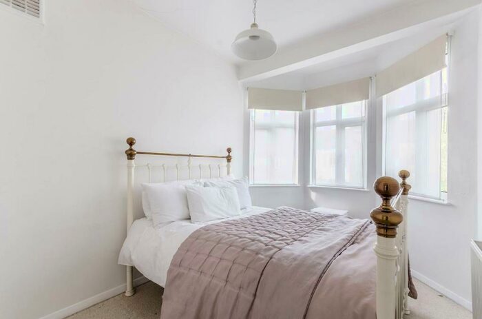 3 Bedroom House To Rent In Carver Road, Herne Hill, London, SE24