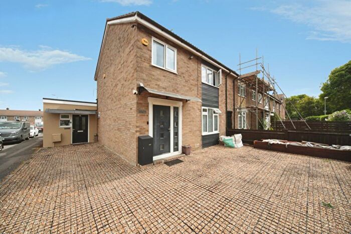 3 Bedroom Semi-Detached House For Sale In Grasmere Walk, Houghton Regis, Dunstable, LU5