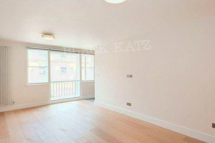 Flat To Rent In Cumberland Terrace Mews, NW1