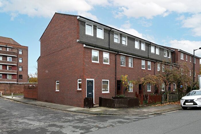 4 Bedroom End Of Terrace House To Rent In Clifton Way, London, SE15