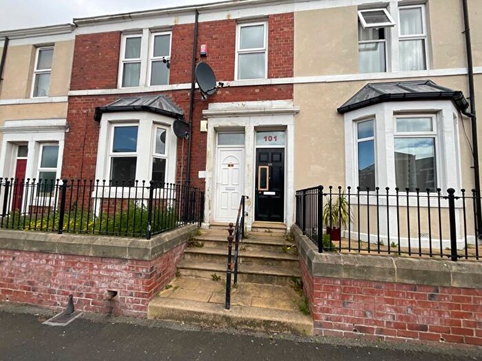 2 Bedroom Flat To Rent In Rawling Road, Bensham, Gateshead, NE8