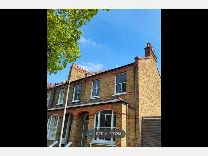 1 Bedroom Flat To Rent In Barry Road, East Dulwich, SE22
