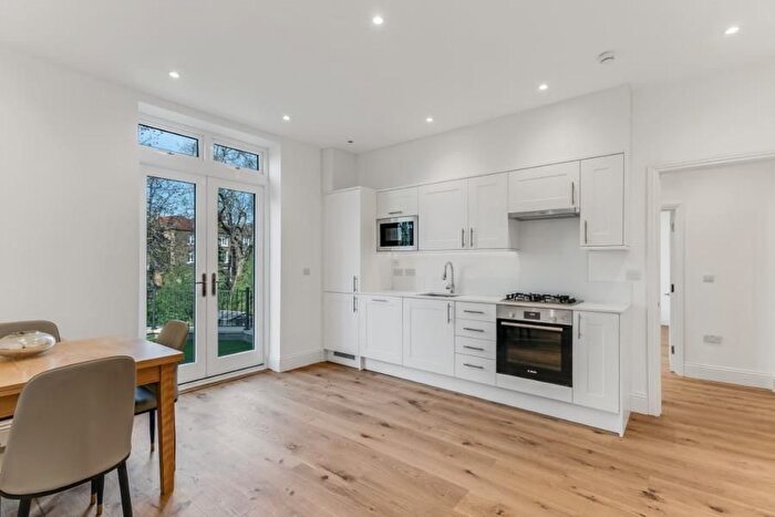 2 Bedroom Flat To Rent In Canfield Gardens, South Hampstead, NW6