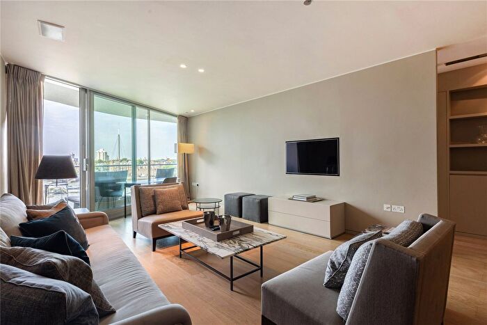 3 Bedroom Flat To Rent In Hester Road, London, SW11