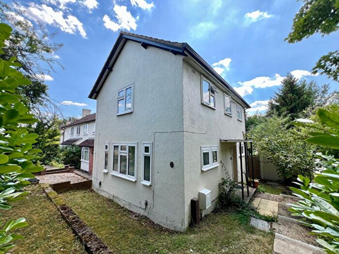 3 Bedroom End Of Terrace House For Sale In Roundfield Avenue, Harpenden, Hertfordshire, AL5