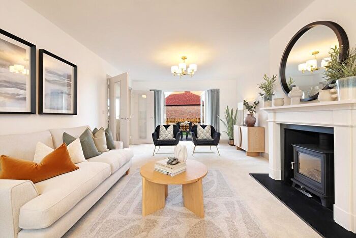 4 Bedroom Detached House For Sale In Scotland Lane, Haslemere, GU27