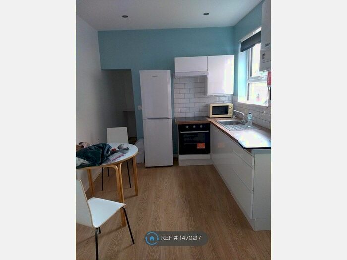 3 Bedroom Terraced House To Rent In Sir Thomas Whites Road, Coventry, CV5