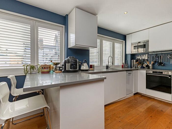 2 Bedroom Terraced House For Sale In Union Mews, London, SW4