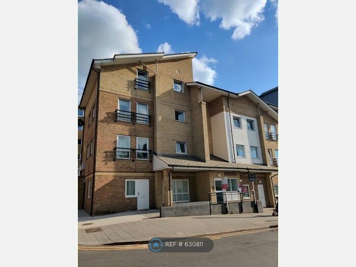 1 Bedroom Flat To Rent In Farmstead Court, Wallington, SM6