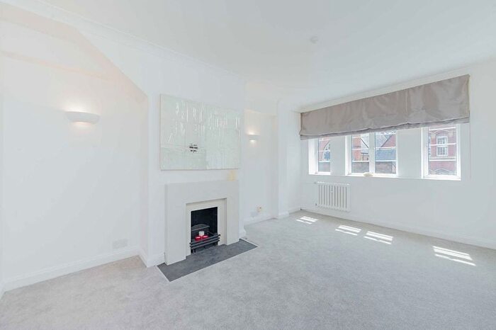 2 Bedroom Flat To Rent In Hammersmith Road, Hammersmith, W6