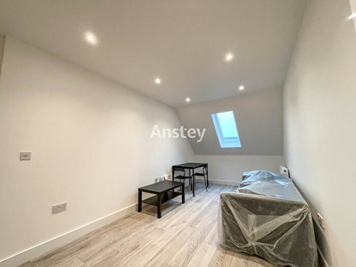 2 Bedroom Flat To Rent In Portswood Road, Southampton, SO17