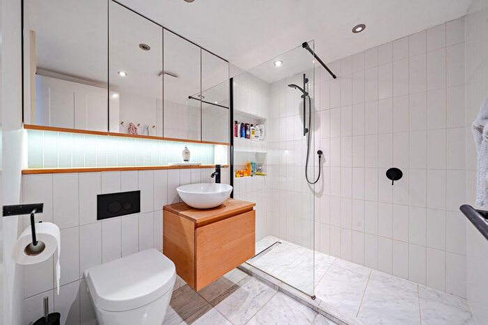 1 Bedroom Flat For Sale In Denmark Hill, Camberwell, London, SE5