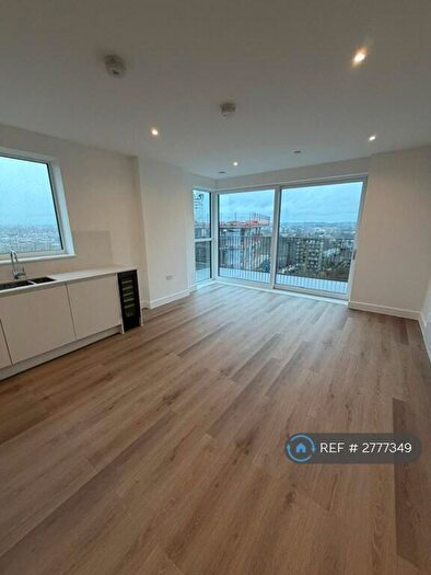 2 Bedroom Flat To Rent In Barber House, London, SE3