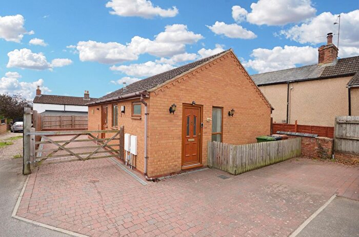 2 Bedroom Detached Bungalow For Sale In High Street, Earls Barton, Northamptonshire, NN6