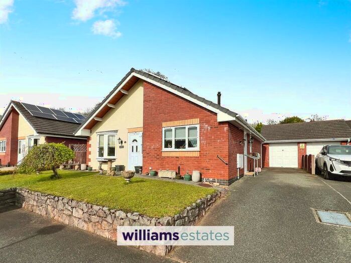 2 Bedroom Bungalow For Sale In Cae Castan, Ruthin, LL15