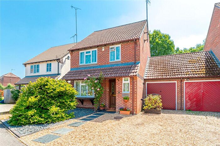 3 Bedroom Link Detached House For Sale In Spring Meadows, Great Shefford, Hungerford, Berkshire, RG17