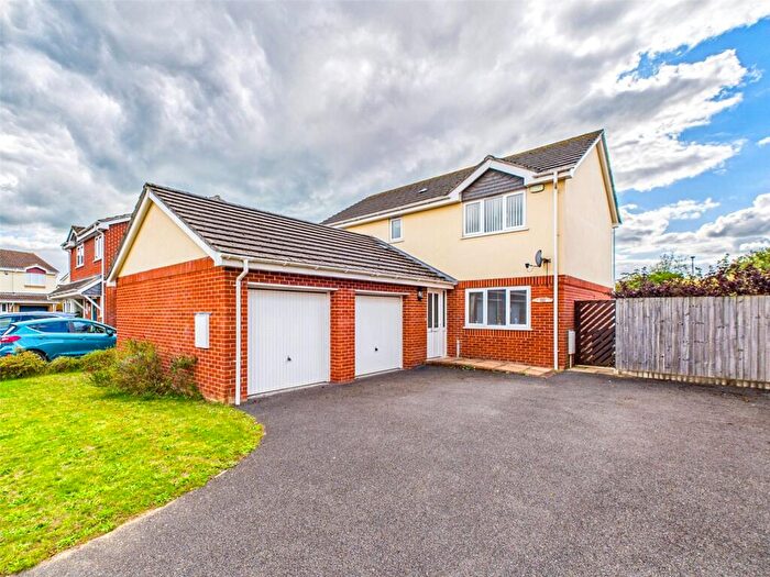 4 Bedroom Detached House For Sale In Iris Close, Hoburne, Christchurch, Dorset, BH23