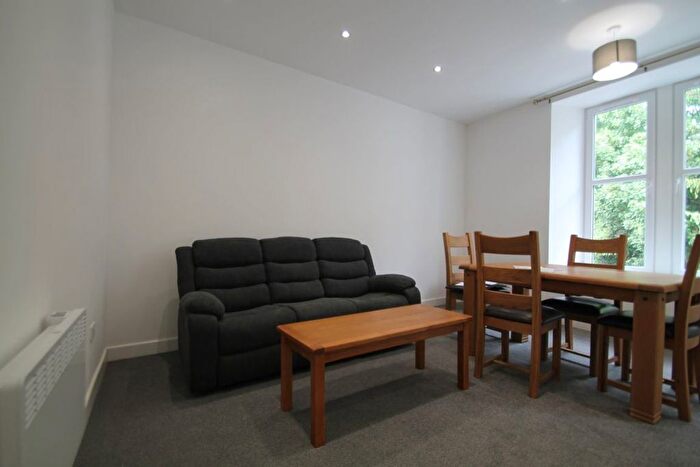 2 Bedroom Flat To Rent In Flat Garland Place, Dundee, DD3