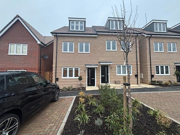 3 Bedroom House To Rent In Lectern, Milton Keynes, MK17