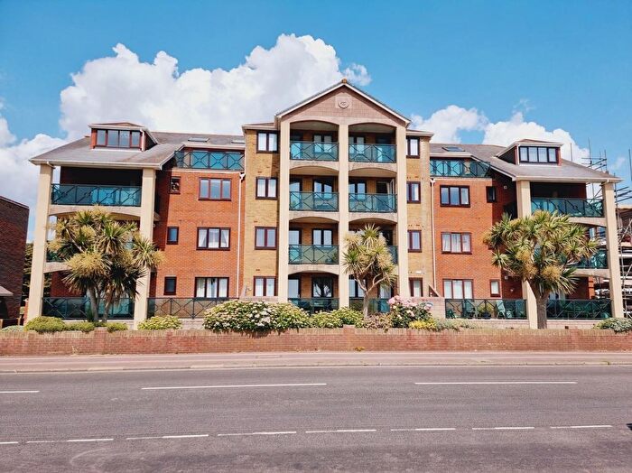 1 Bedroom Flat To Rent In Marine Parade West, Lee-On-The-Solent, Hampshire, PO13