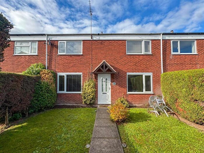 3 Bedroom Terraced House For Sale In Ravens Court, Worksop, S81