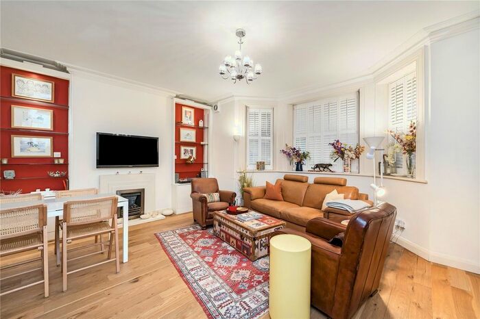 2 Bedroom Flat To Rent In Buckingham Gate, London, SW1E