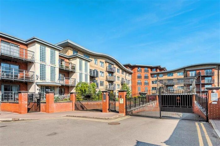 2 Bedroom Apartment To Rent In Quadrant Court, Jubilee Square, Reading, RG1