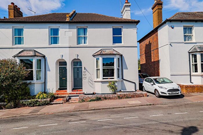4 Bedroom Semi-Detached House For Sale In Broad Street, Hemel Hempstead, HP2