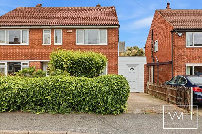 3 Bedroom Semi-Detached House For Sale In Windsor Walk, Scawsby, Doncaster, DN5
