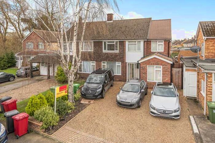 9 Bedroom Semi-Detached House To Rent In Colnbrook, Berkshire, SL3