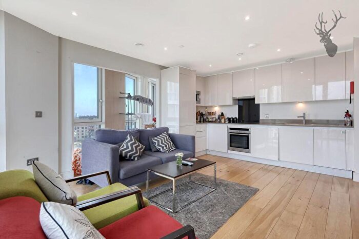 3 Bedroom Apartment For Sale In City West Tower, Stratford, E15