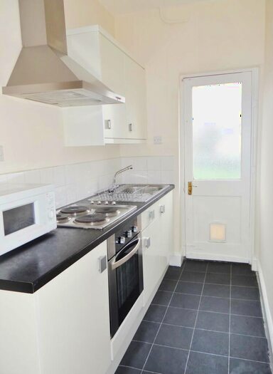 1 Bedroom Flat To Rent In High Road, Woodside Park, N12