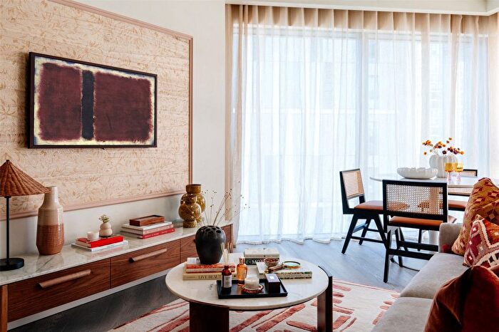 2 Bedroom Flat For Sale In Marsh Wall, London, London, E14