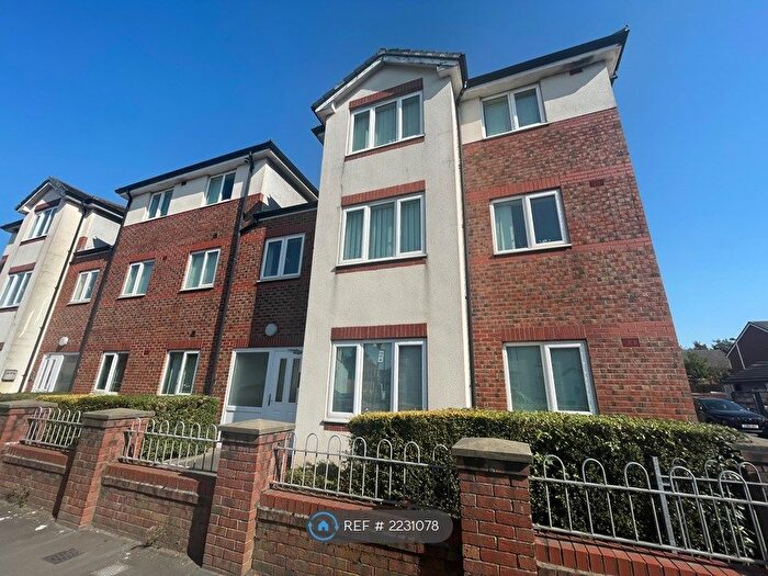 2 Bedroom Flat To Rent In Victoria Place, Worsley, Manchester, M28