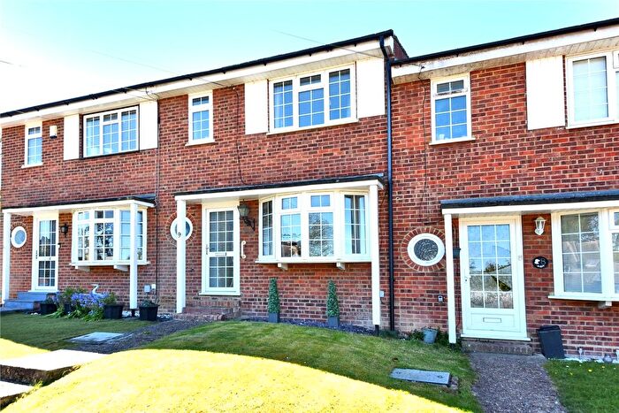 3 Bedroom Terraced House For Sale In Beacon Close, Banstead, Surrey, SM7