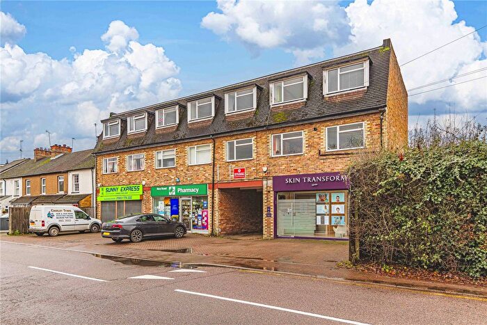 2 Bedroom Flat To Rent In New Road, Croxley Green, Hertfordshire, WD3