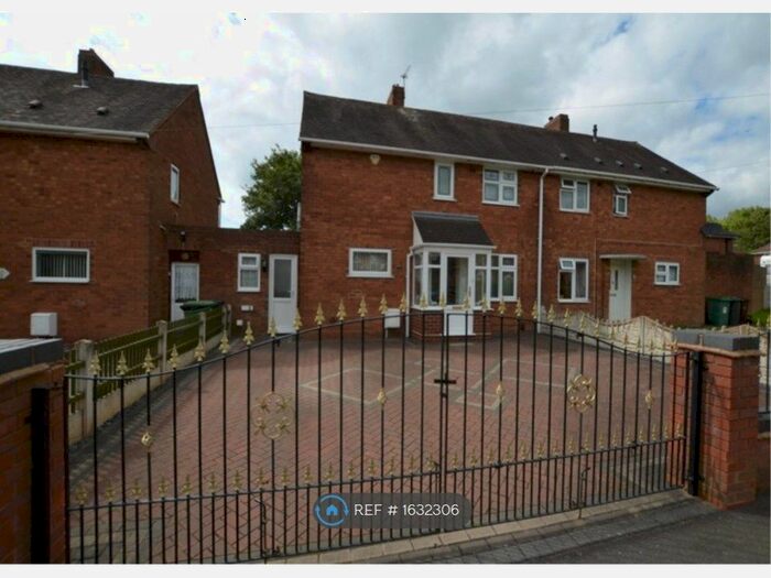 3 Bedroom Semi-Detached House To Rent In Lichwood Road, Wolverhampton, WV11