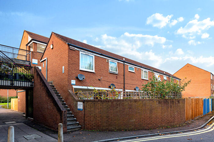 1 Bedroom Apartment For Sale In Pasley Close, London, SE17