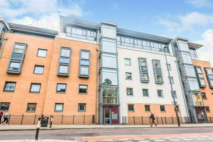 1 Bedroom Flat To Rent In Deanery Road, Bristol, BS1