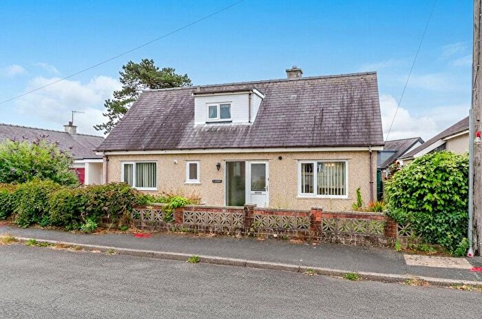 3 Bedroom Detached House For Sale In Glan Beuno Estate, Bontnewydd, Caernarfon, Gwynedd, LL55