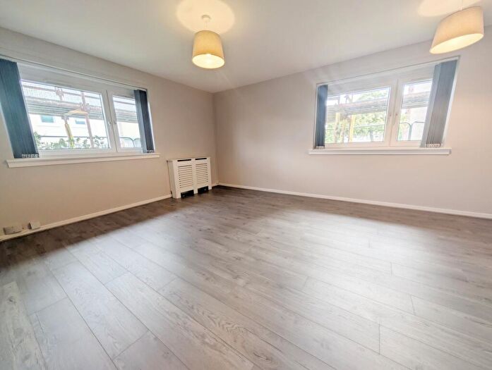 2 Bedroom Flat To Rent In Teviot Street, Falkirk, FK1