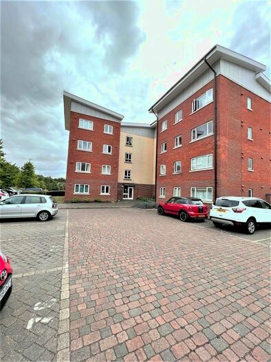 2 Bedroom Flat To Rent In Tadros Court, High Wycombe, HP13