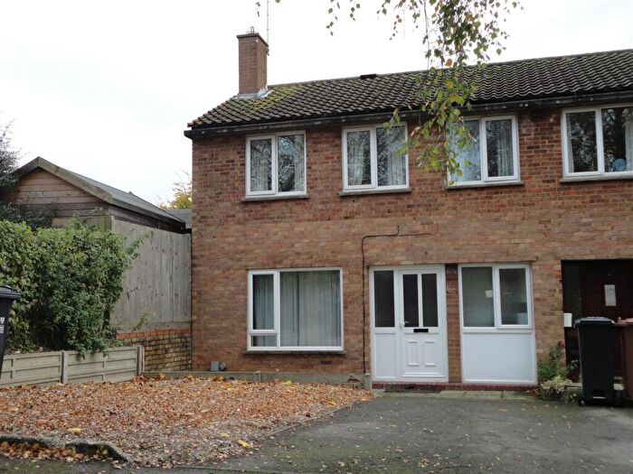3 Bedroom End Of Terrace House To Rent In Bradshaws, Hatfield, AL10