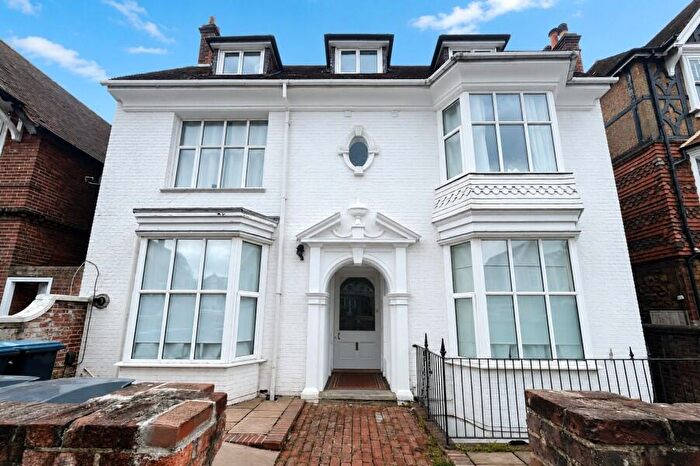 1 Bedroom Apartment To Rent In London Road, GU1