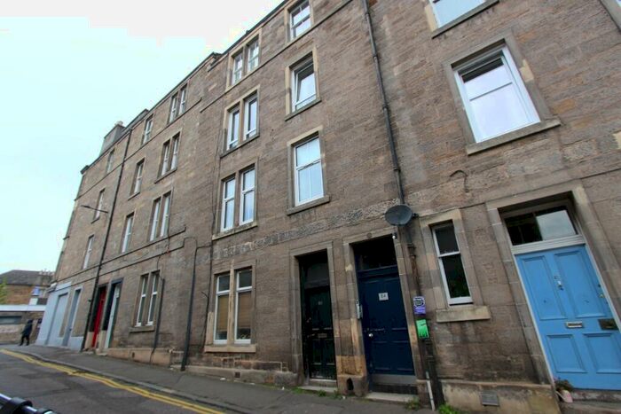 3 Bedroom Flat To Rent In Hawthornvale, Leith, Edinburgh, EH6