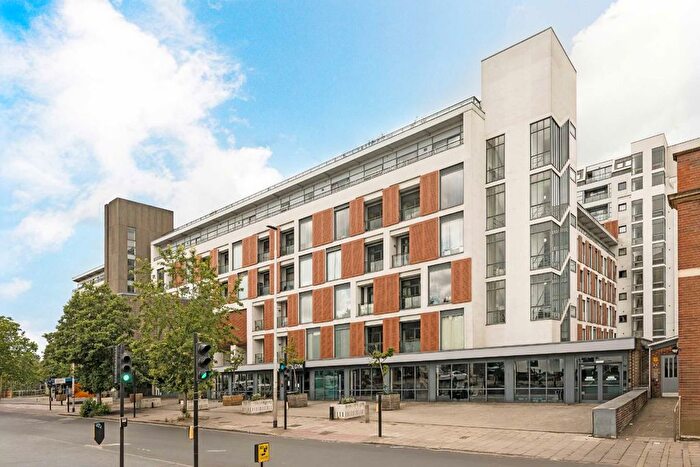 2 Bedroom Flat For Sale In This Space, London, SW8