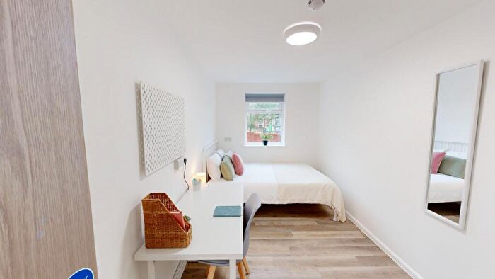 6 Bedroom Flat To Rent In A, Russell Street, NG7