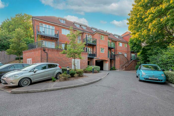 2 Bedroom Flat To Rent In St. Marks Close, High Wycombe, HP13
