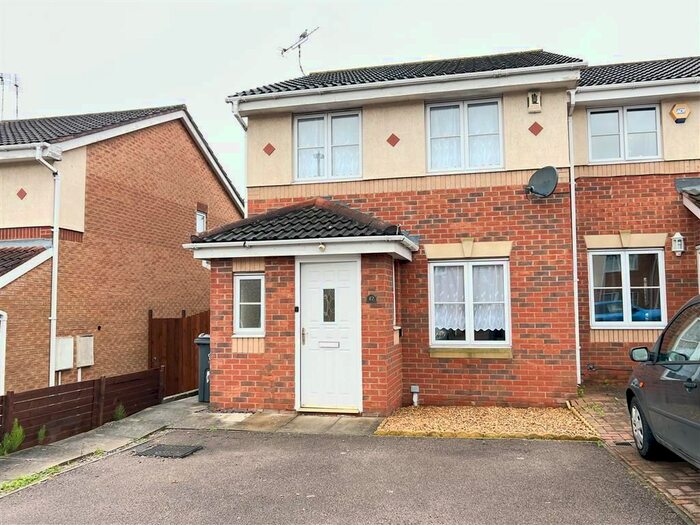 3 Bedroom Semi-Detached House To Rent In Cookson Road, Leicester, LE4